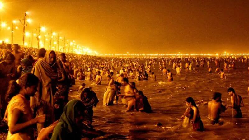 Maha Kumbh Devotees Snan